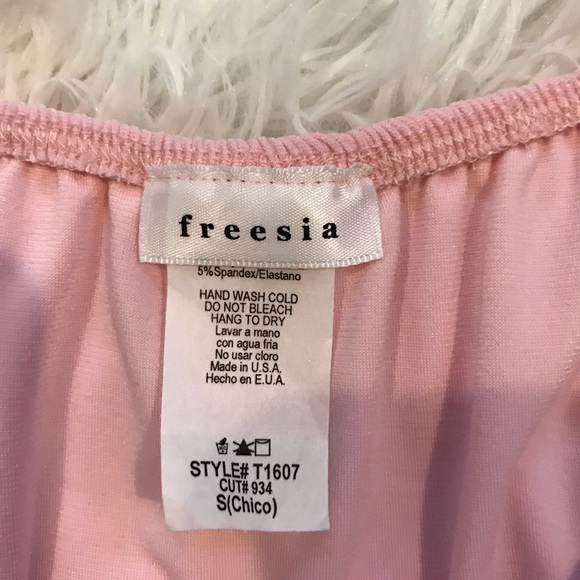 Off The Shoulder Ruffle Top - Picture 6 of 7